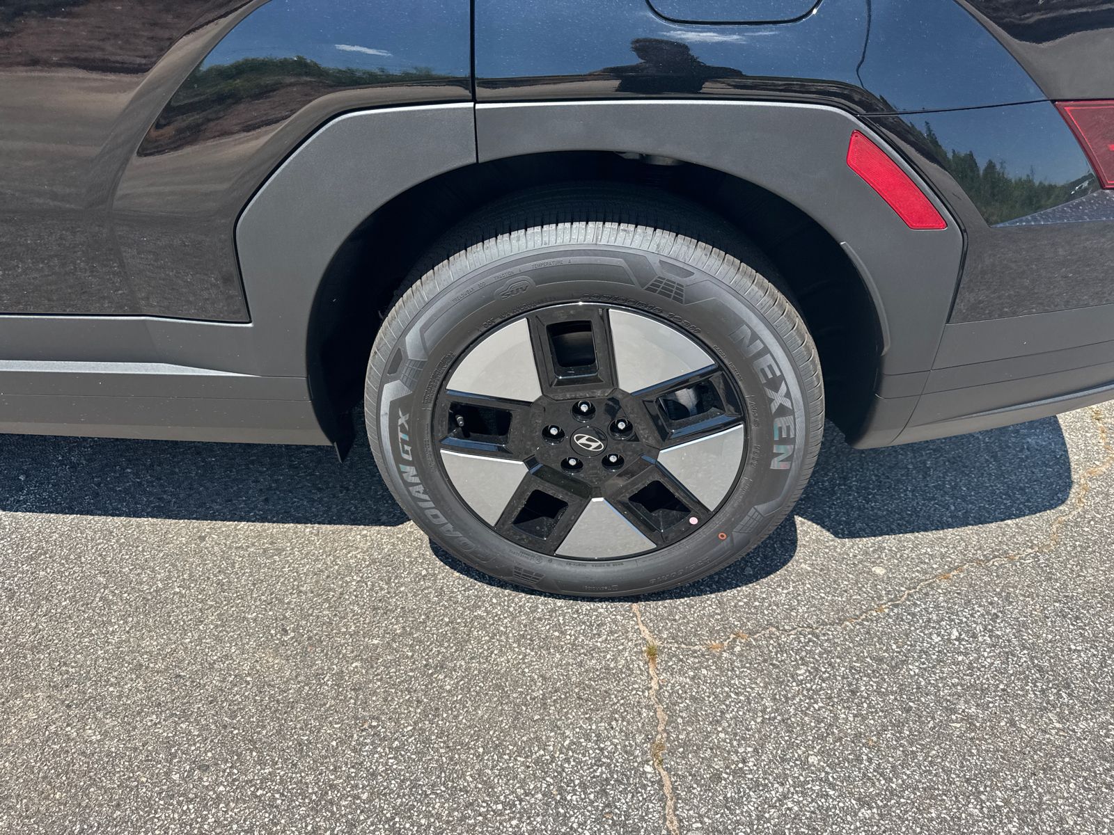 New 2027 Black Hyundai SEL image 21