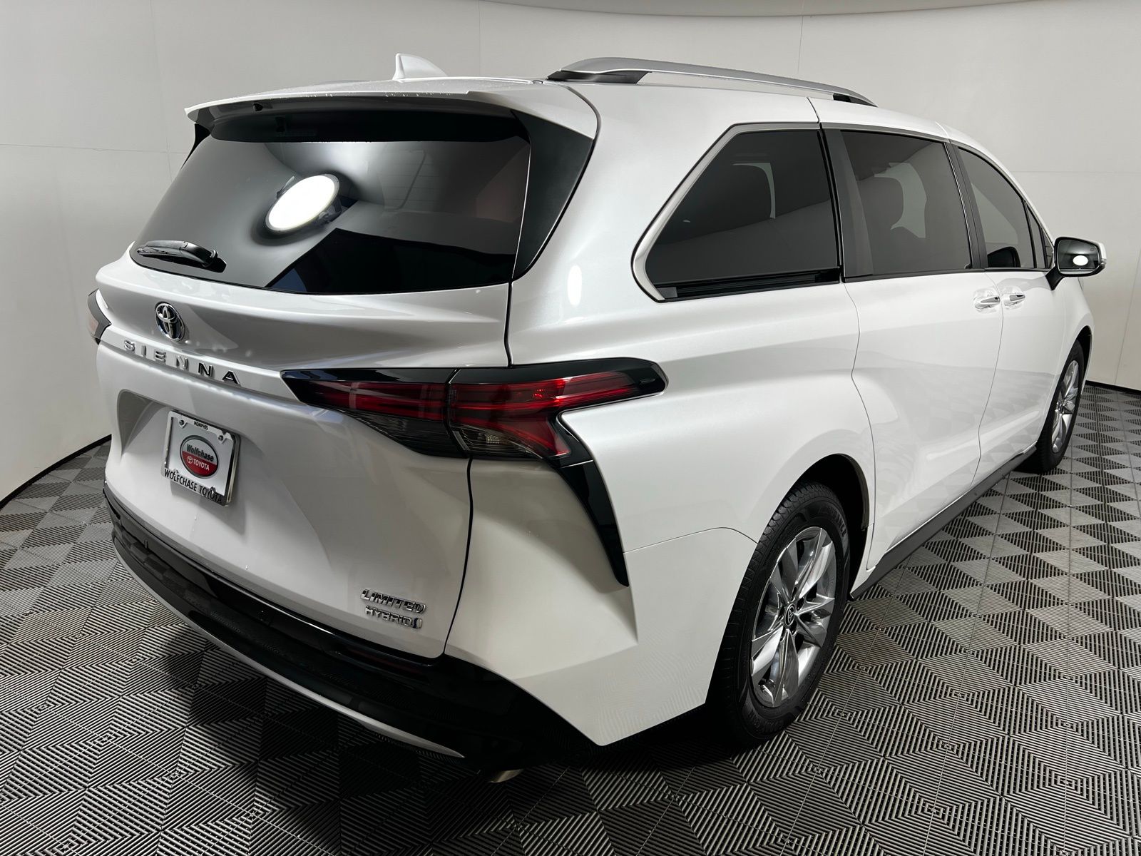 Thumbnail: 2023 Toyota Sienna - 5