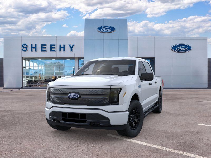New 2025 Oxford White Ford XLT image 4