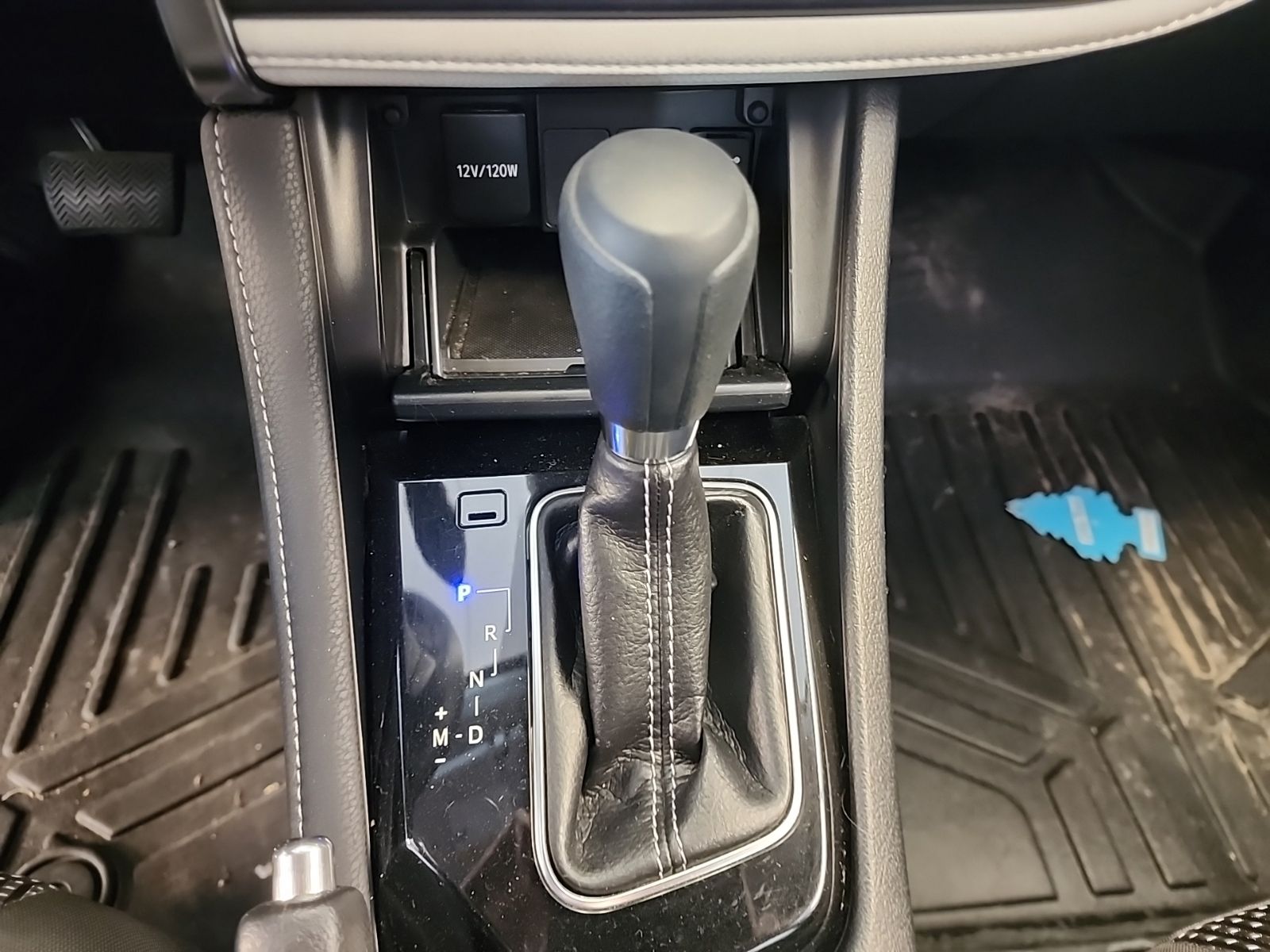 Used 2018 Barcelona Red Metallic Toyota Base image 21