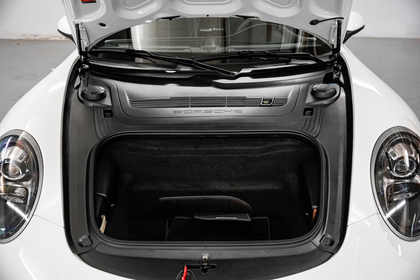 2019 Porsche 911 Targa 4 GTS — photo 42