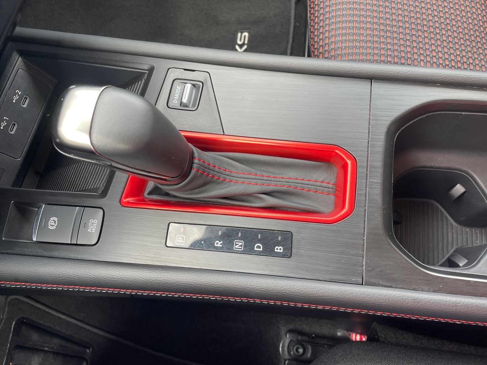 Used 2025 Red Nissan SR image 18