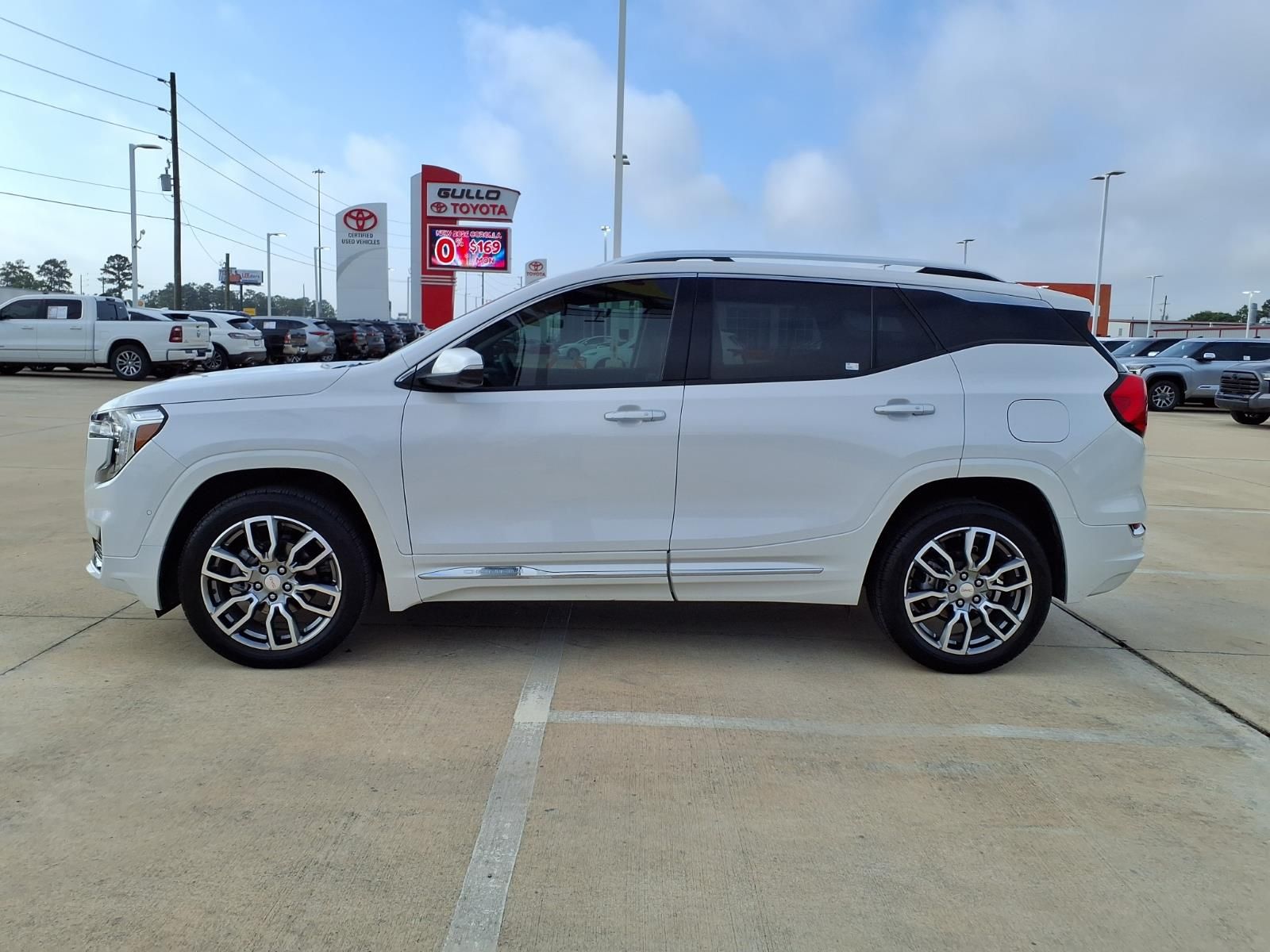 2024 GMC Terrain Denali - 8