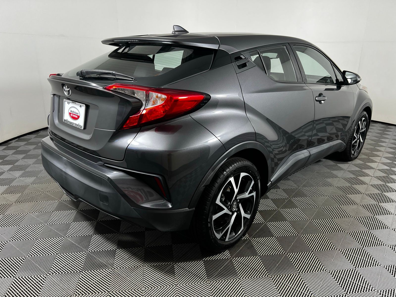 2018 Toyota C-HR XLE 5