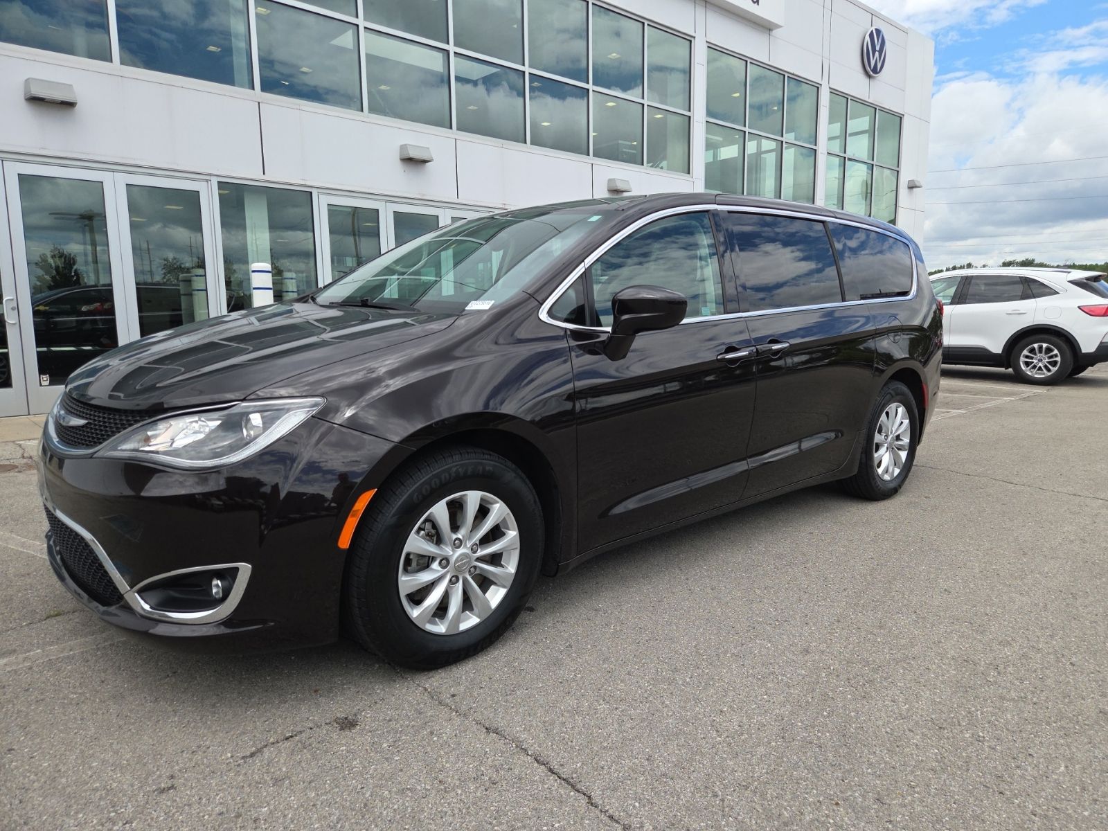 used 2018 Chrysler Pacifica car, priced at $18,250