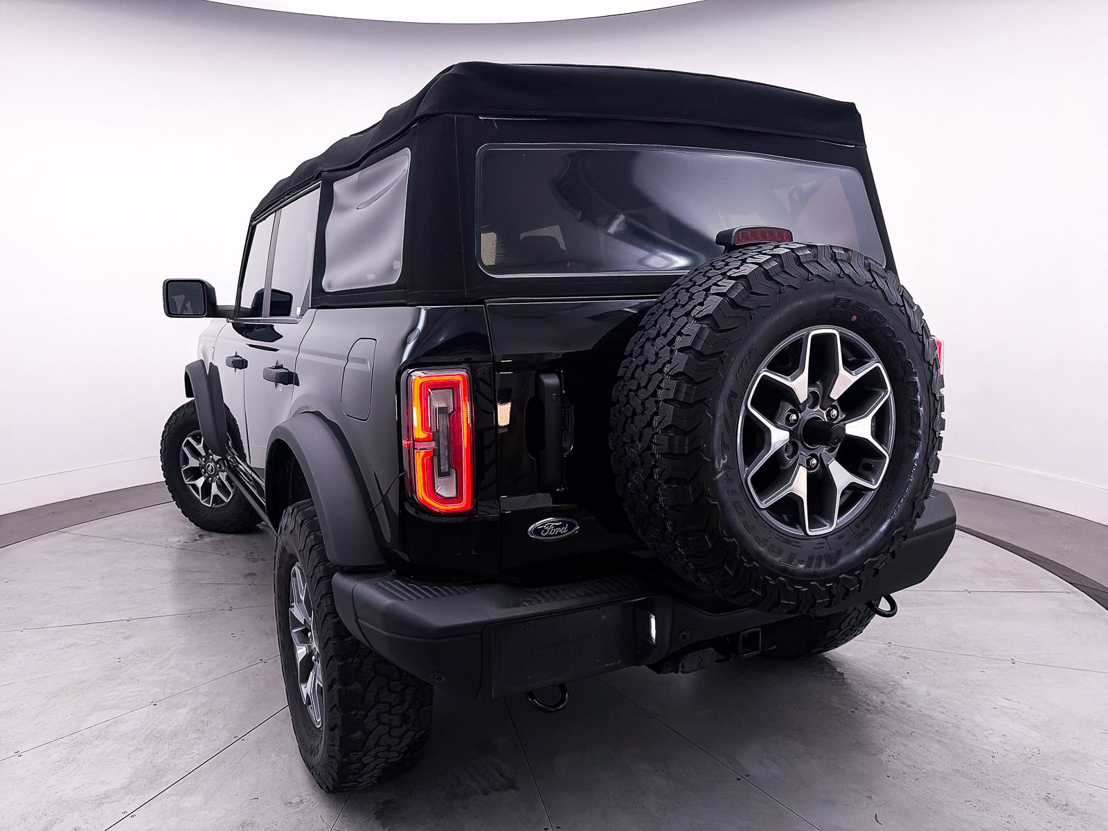 View vehicle photo 7