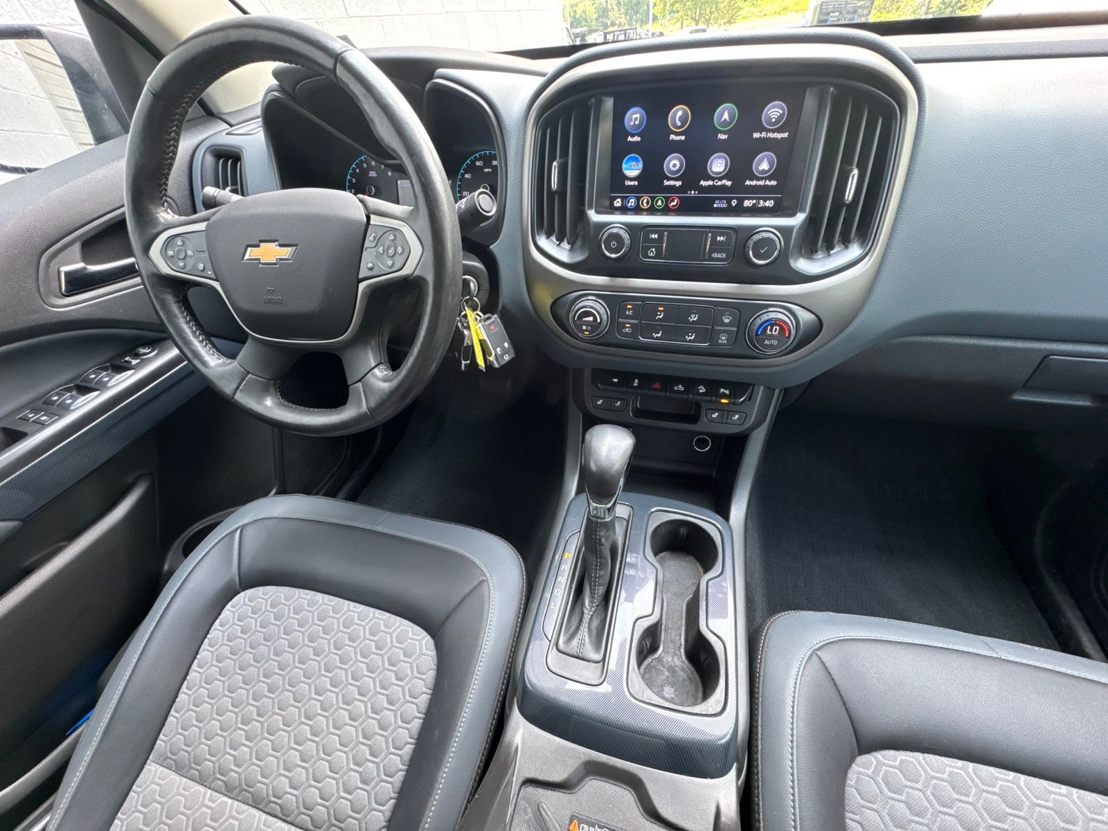 Used 2022 Beige Chevrolet Z71 image 31