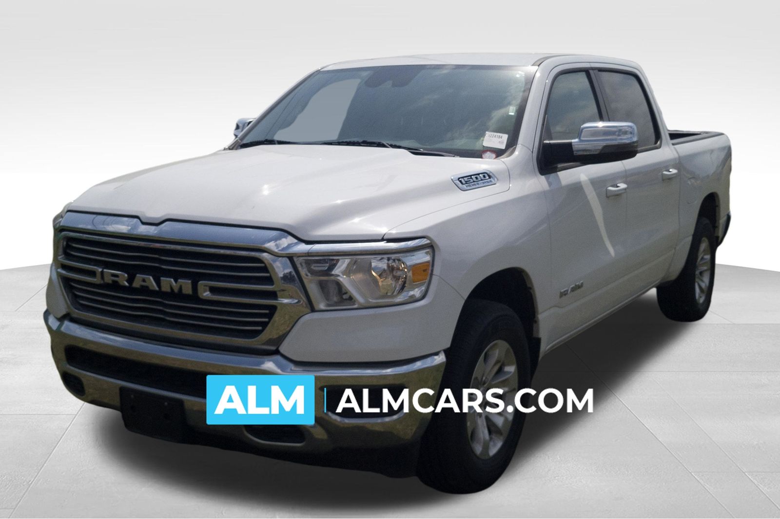 2024 RAM 1500 Laramie 4x4 Crew Cab 5'7's photo