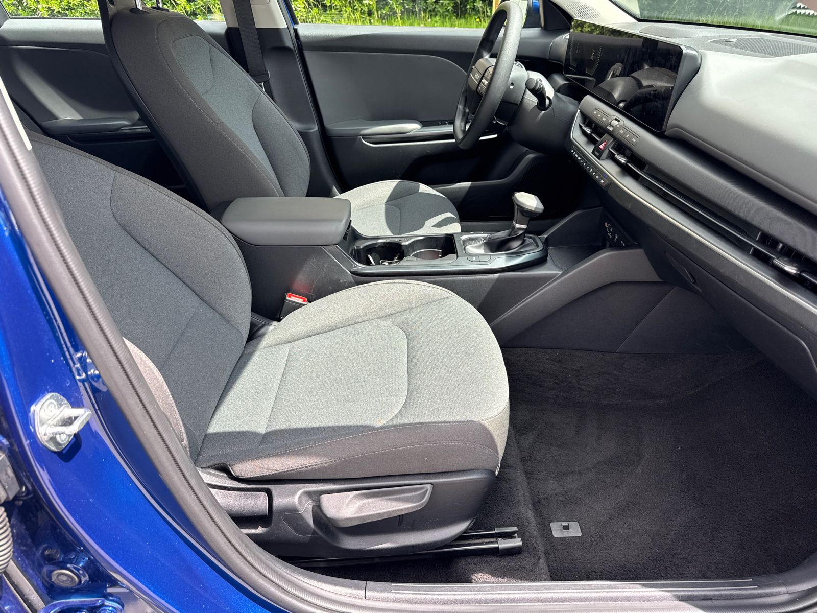Used 2025 Blue Kia LXS image 13