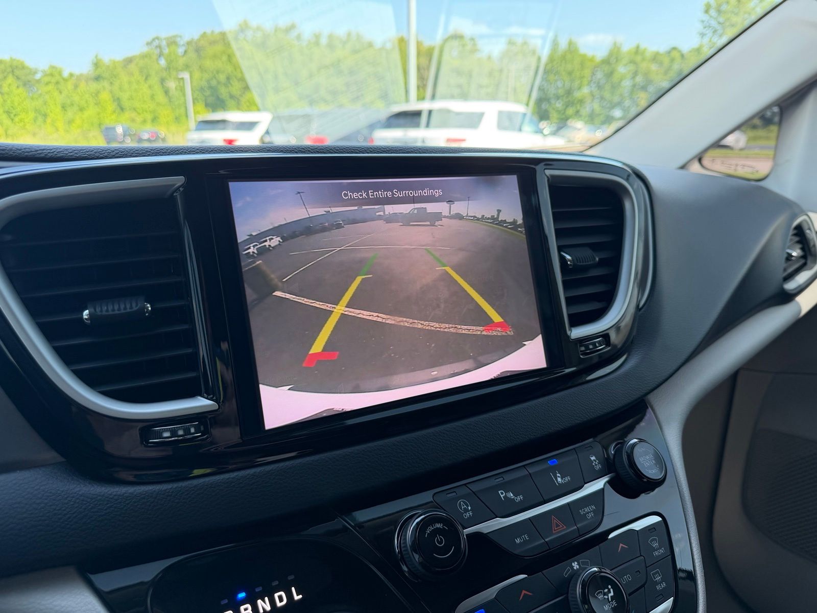 2022 Chrysler Pacifica image 22
