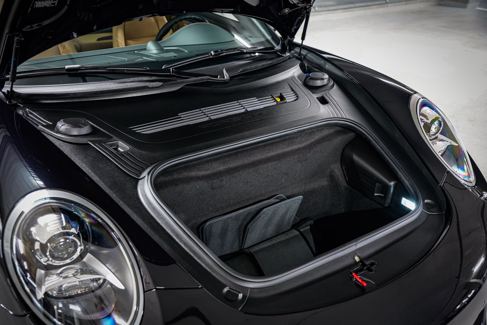 2015 Porsche 911 Carrera 4S — photo 42