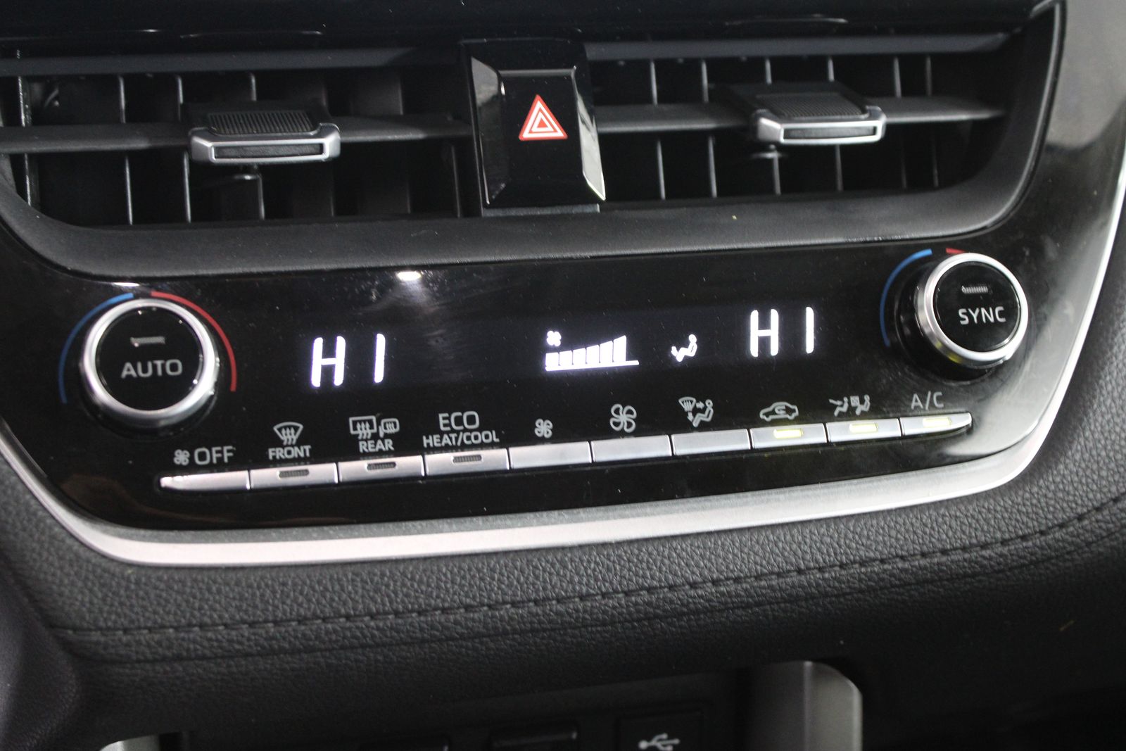 Used 2022 Beige Toyota XLE image 20
