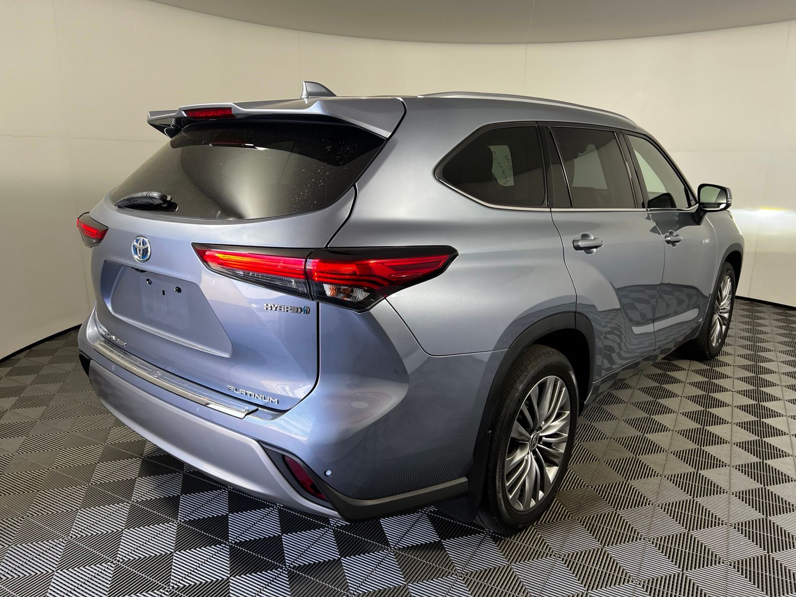 Thumbnail: 2021 Toyota Highlander - 5
