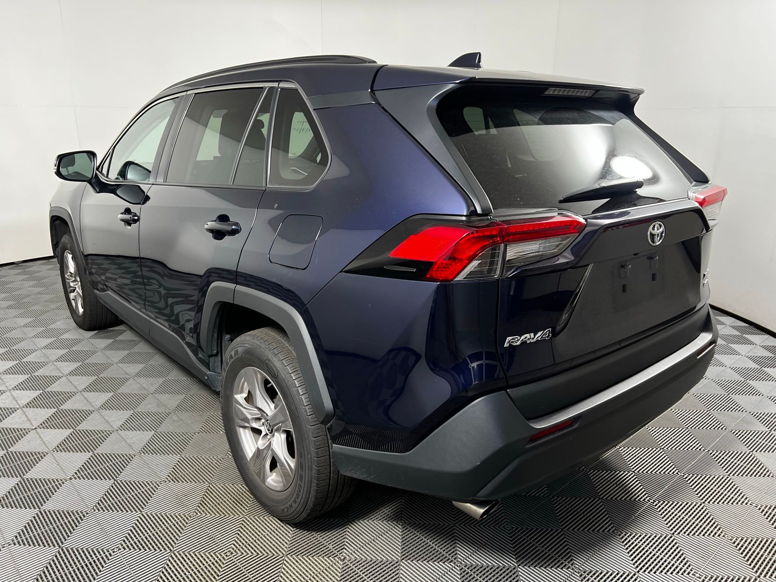 2022 Toyota RAV4 XLE 7