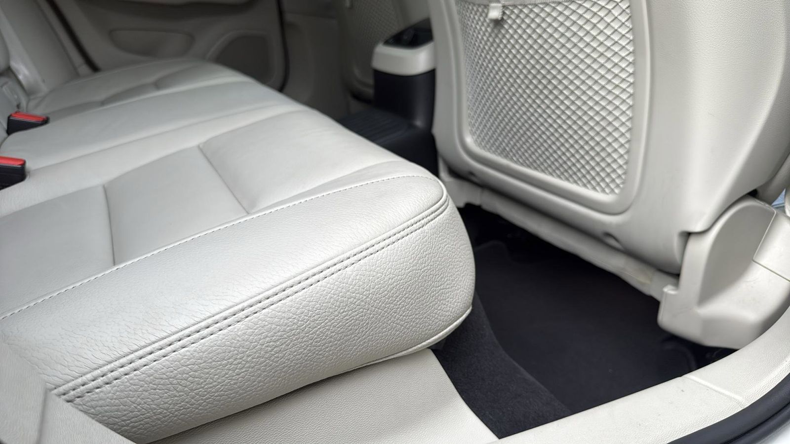 Used Car 2024 Volvo S60 Recharge Plug-in Hybrid  T8 Plus Dark Theme For Sale Under $40,000 In Austin, Texas