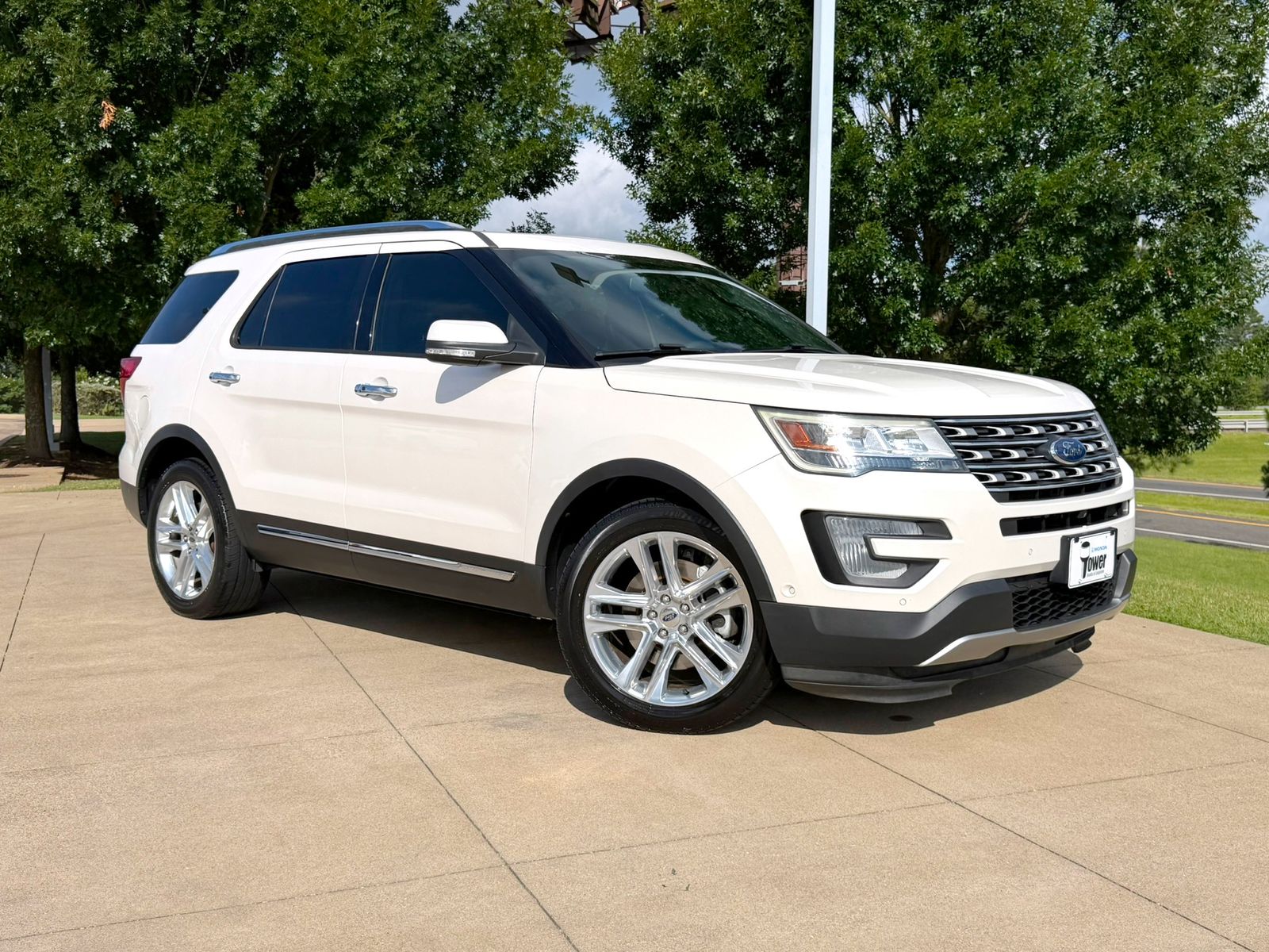  2017 Ford Explorer Limited   