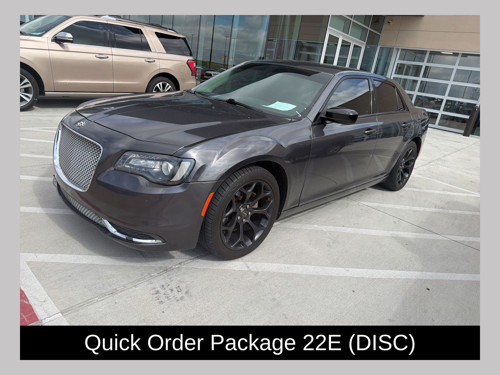 Gray (Granite Crystal Metallic Clearcoat) 2019 Chrysler 300 Touring RWD Sedan Rear-Wheel Drive 8-Speed Automatic