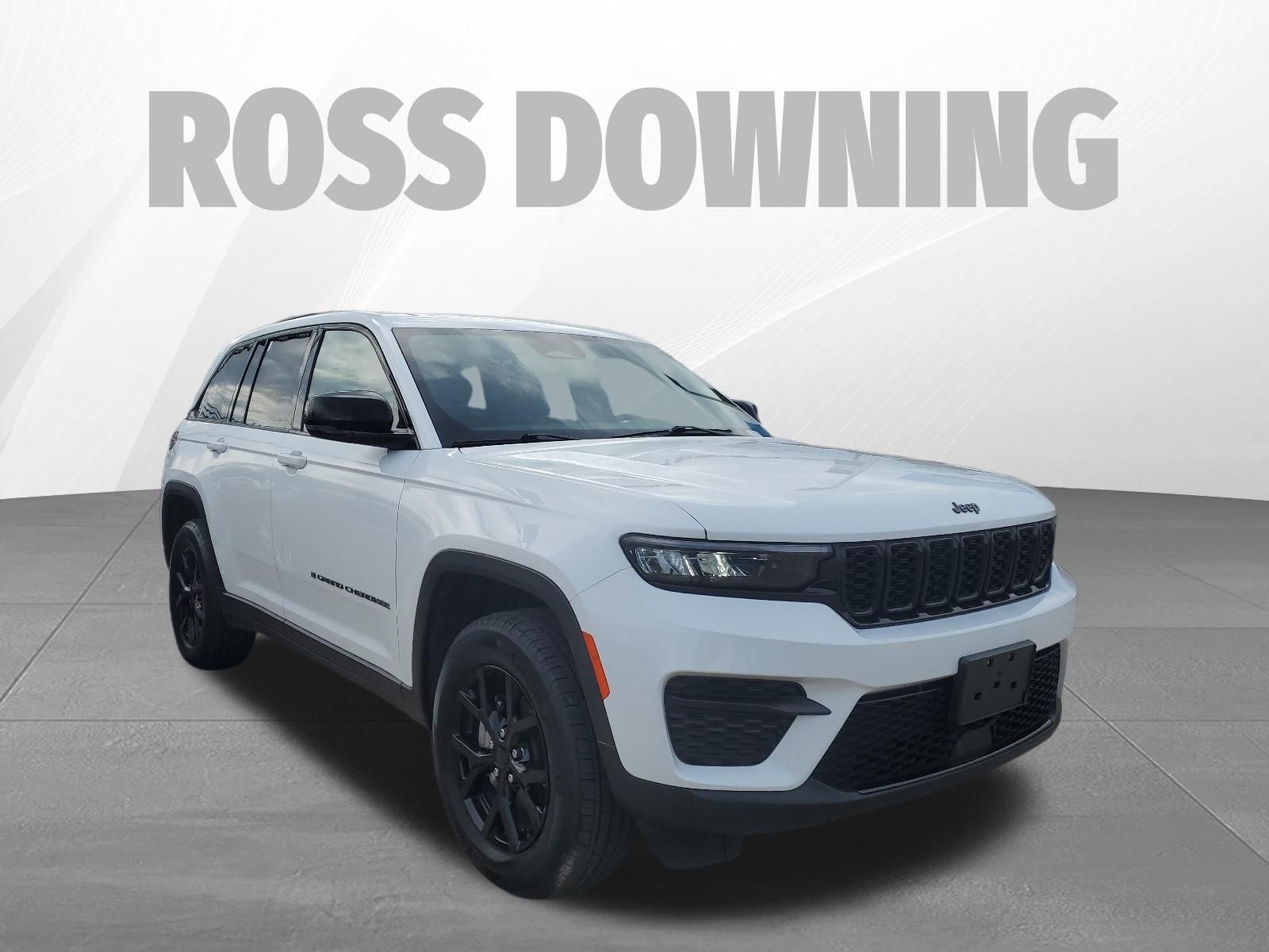2025 Jeep Grand Cherokee Altitude White/off-white at Ross Downing Chevrolet