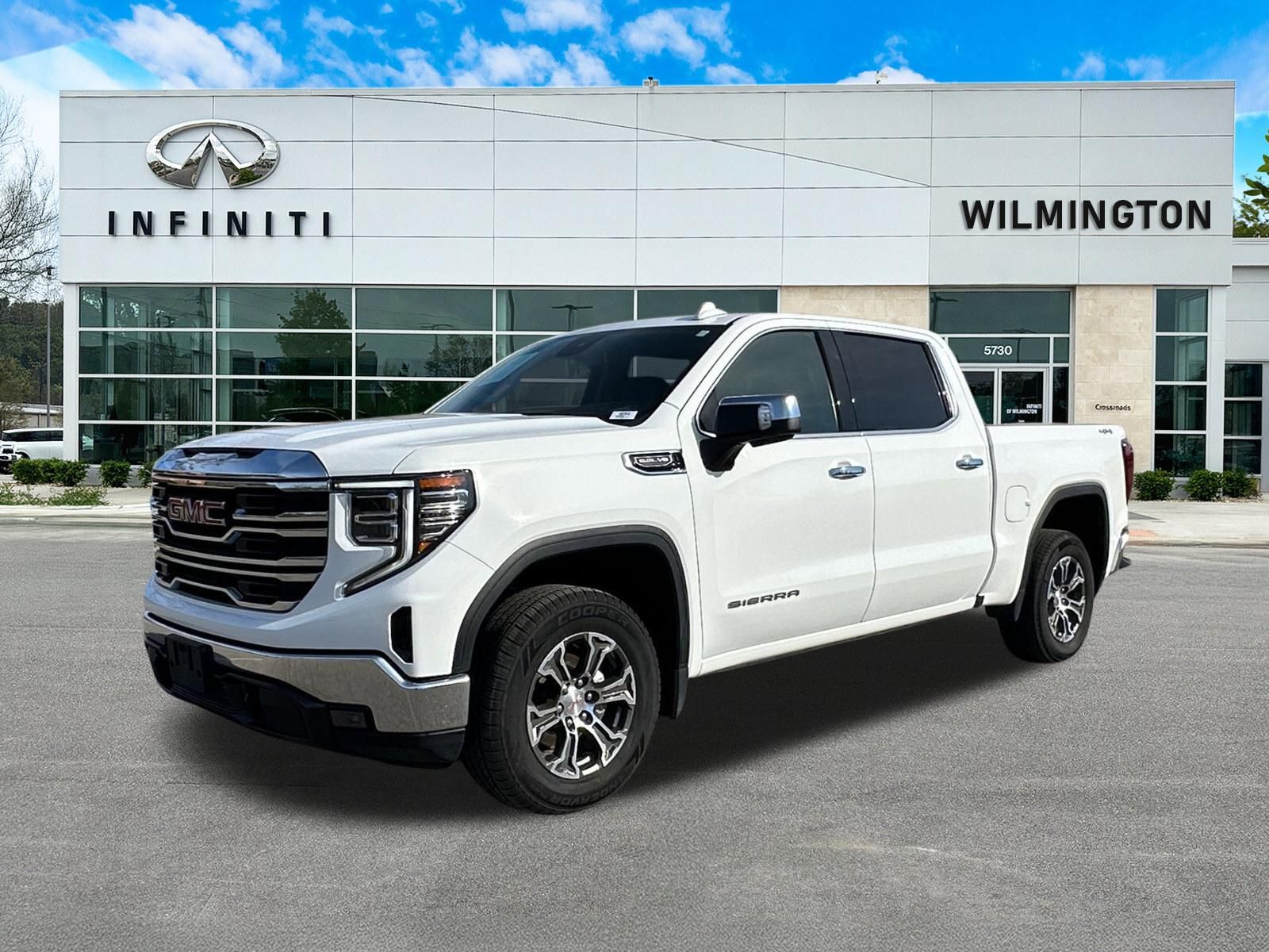 Summit White 2025 GMC Sierra 1500 SLT Crew Cab 4WD Pickup Truck Four-Wheel Drive Automatic