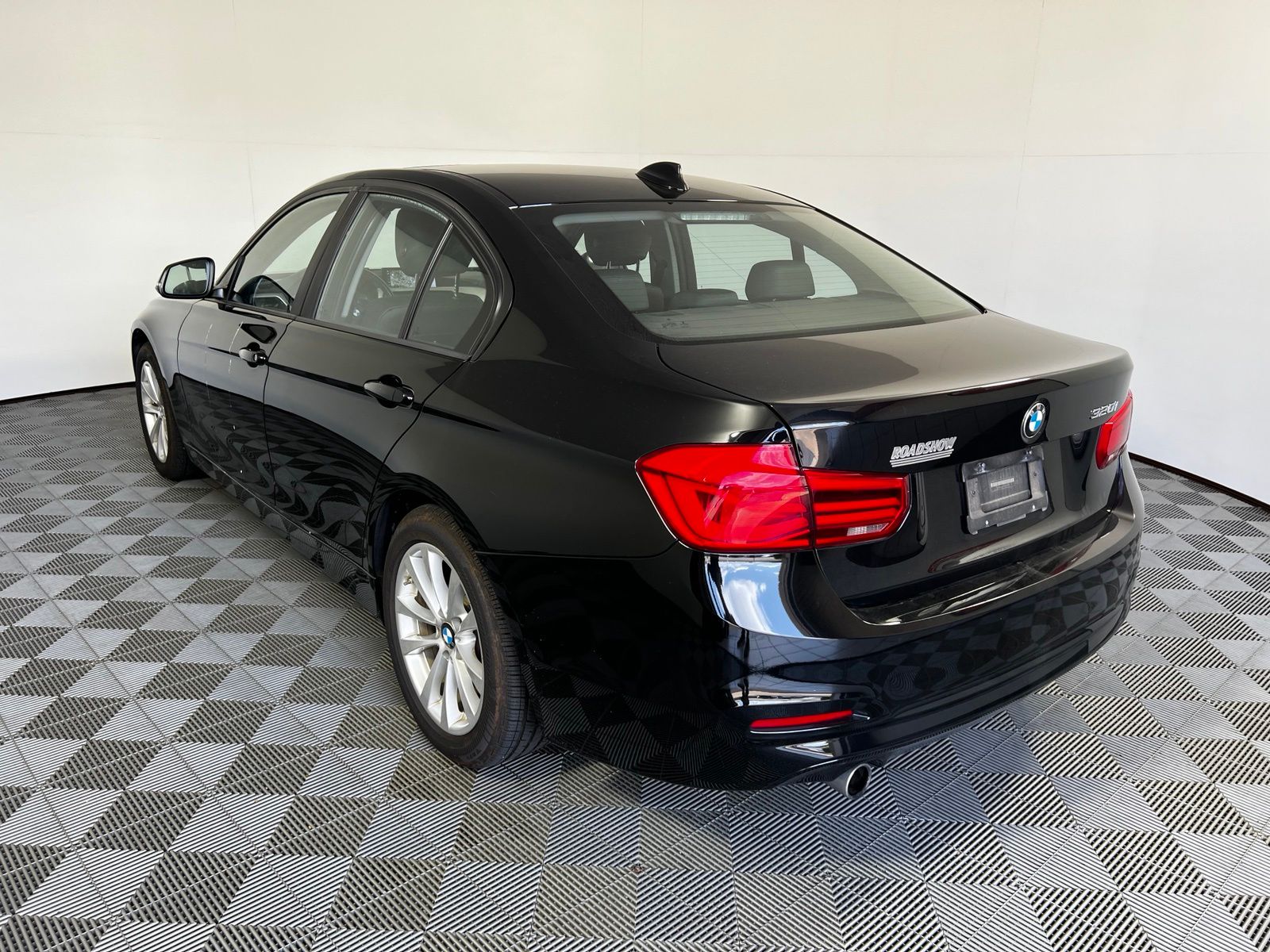 Thumbnail: 2018 BMW 3 Series - 7