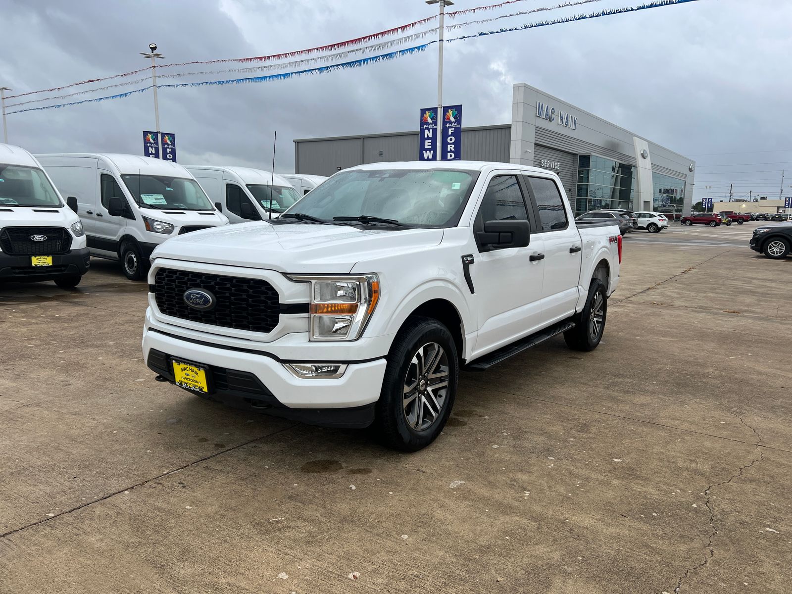 View vehicle photo 7