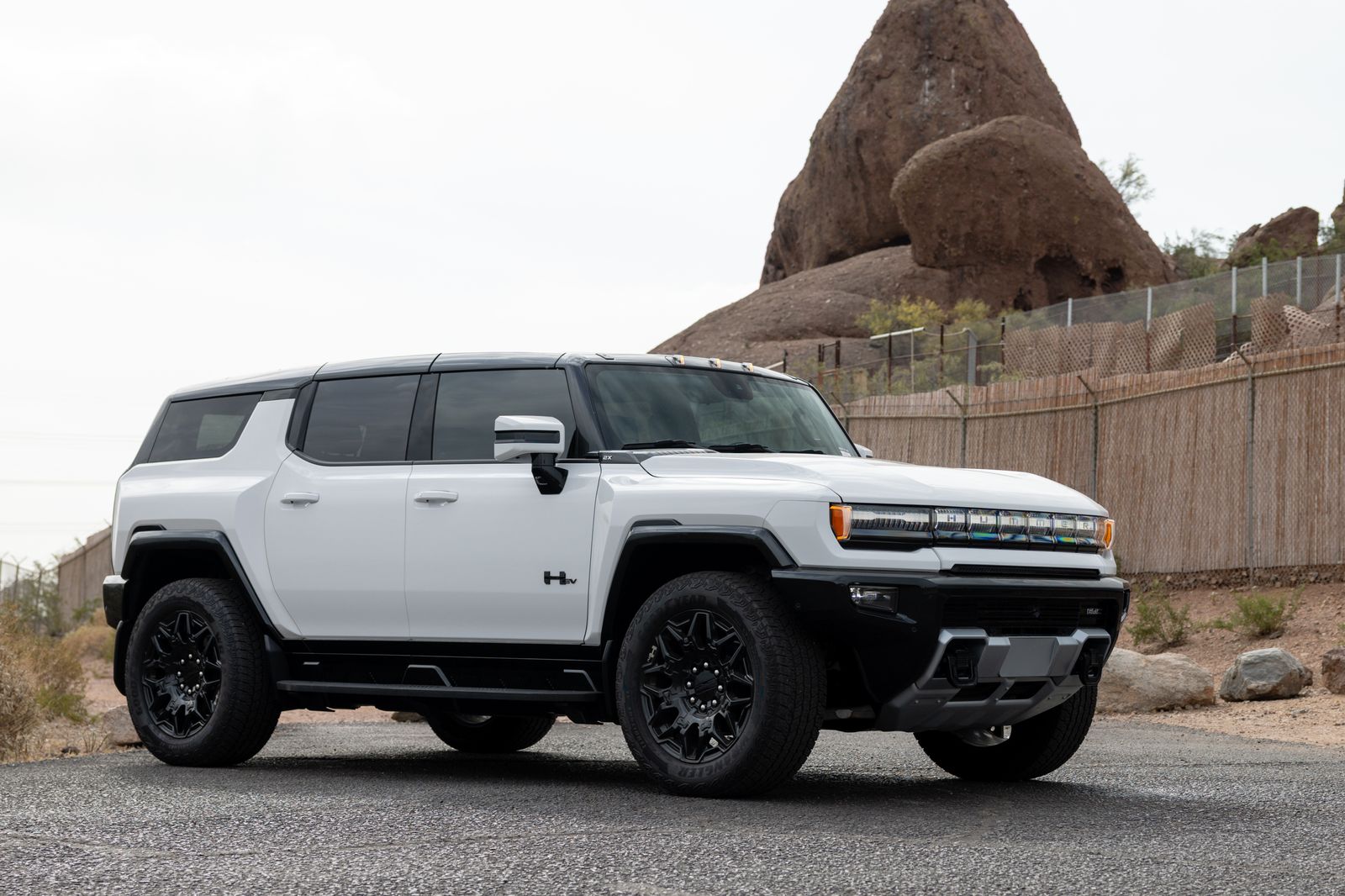 2025 GMC Hummer EV SUV 2X