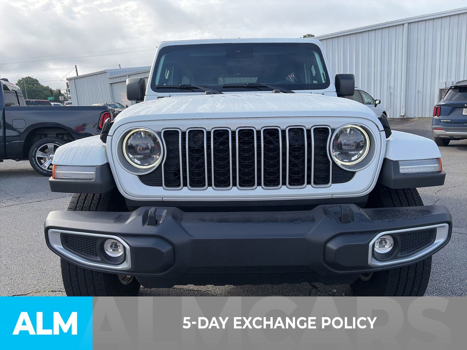 Used 2025 White Jeep Sahara image 4