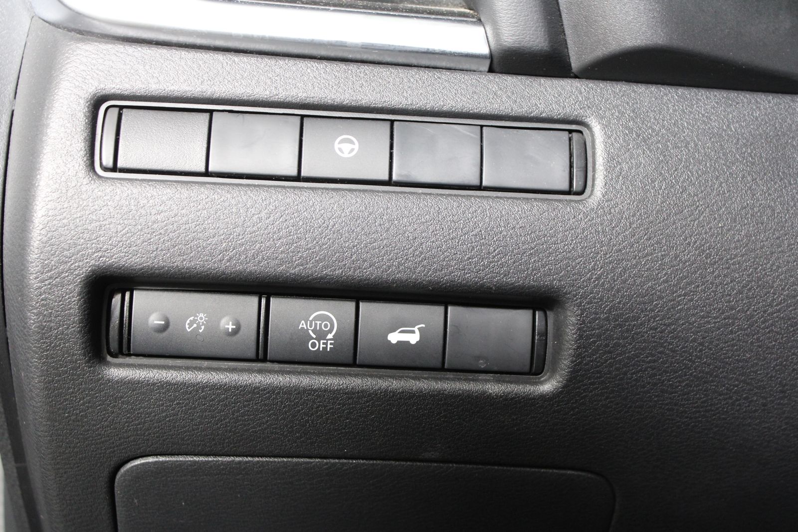 Used 2025 Black Nissan SV image 22