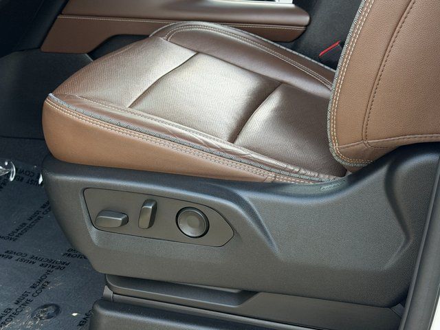 Used 2021 Iridescent Pearl Tricoat Chevrolet High Country image 45