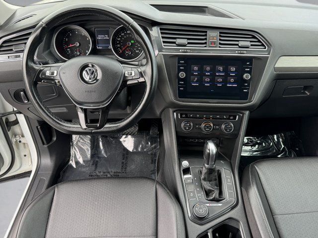 Used 2018  Volkswagen 2.0T SE image 4