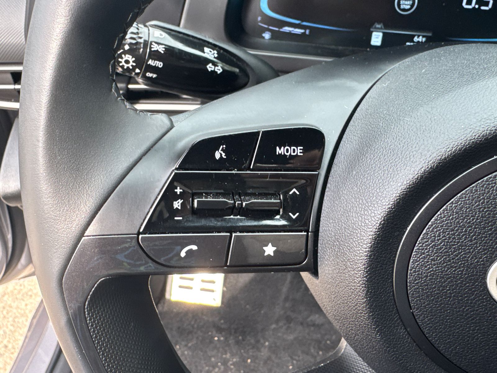 Certified Used 2025 Fluid Metal Hyundai SEL Sport image 25