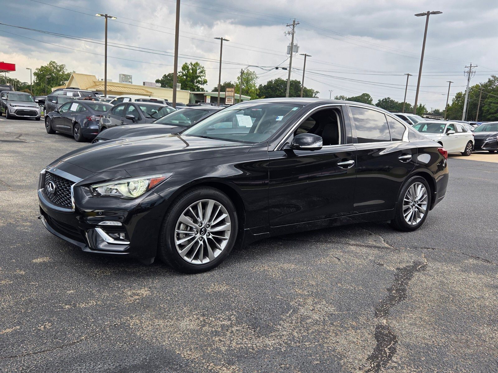 Used 2024 Black INFINITI LUXE image 3