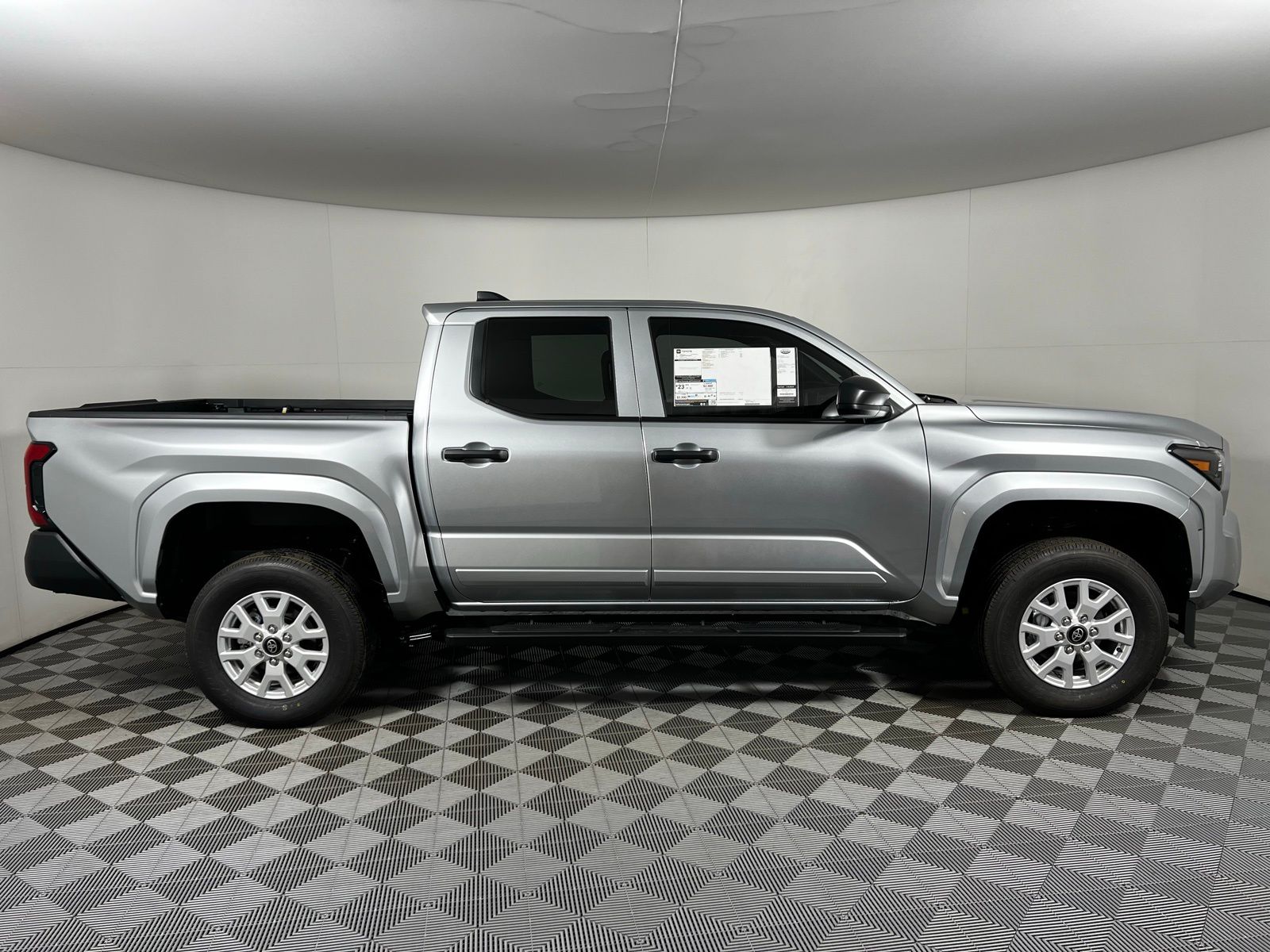 2025 Toyota Tacoma SR 4