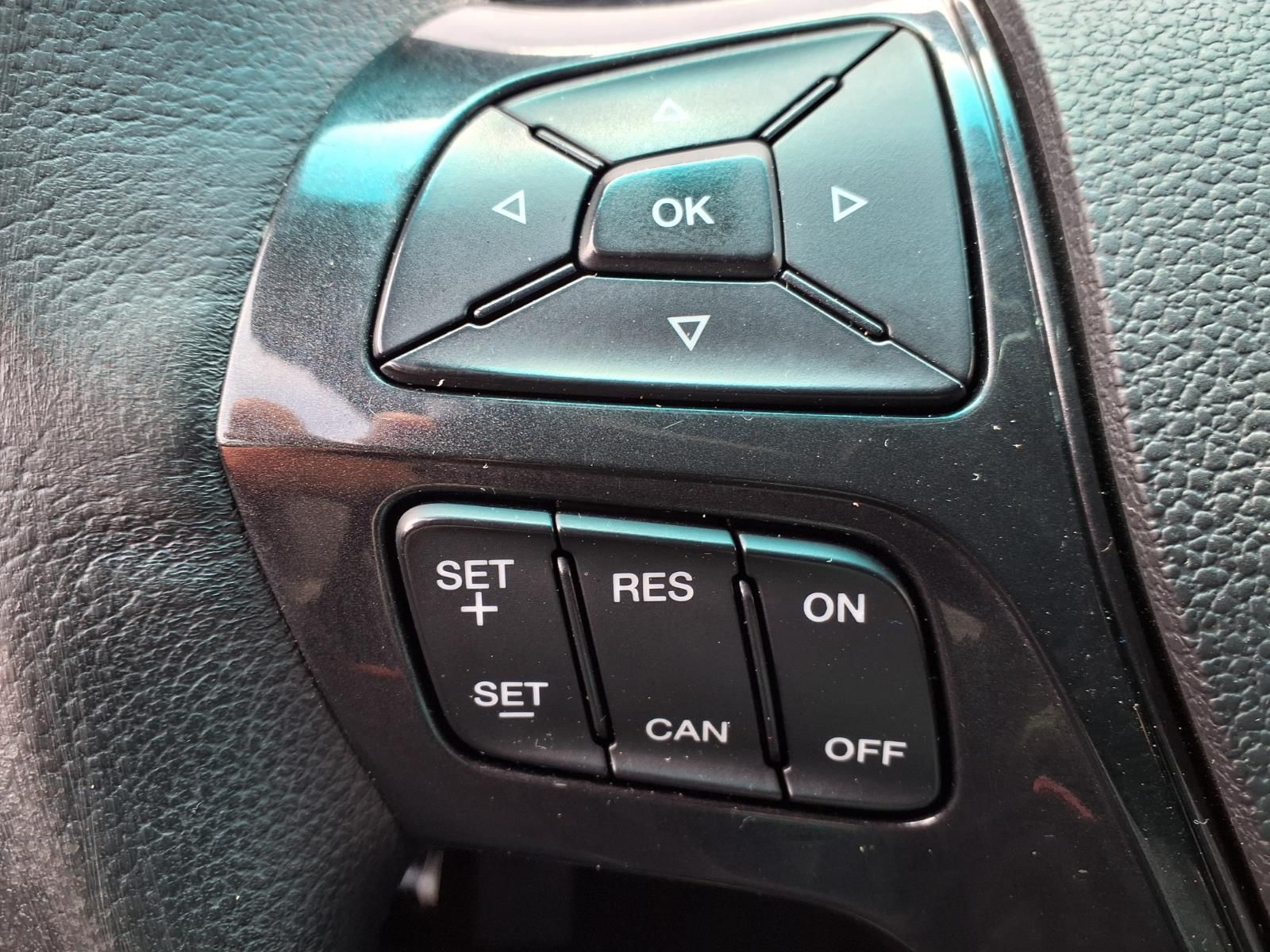 2016 Ford Explorer XLT White at Autostrade