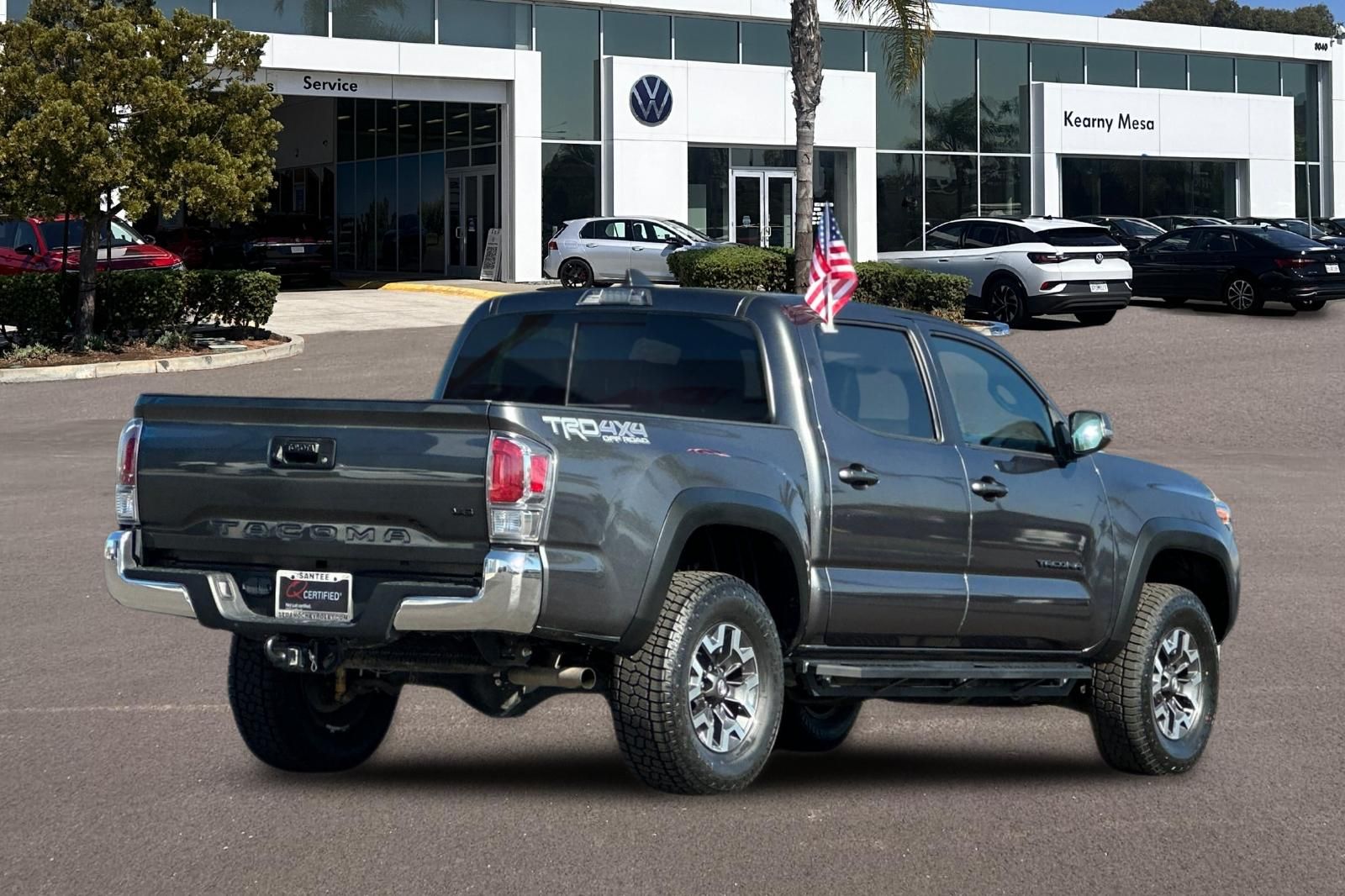 View vehicle photo 4