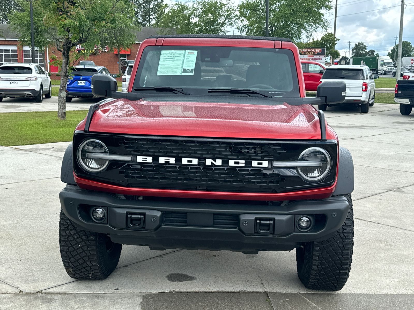 2023 Ford Bronco Base 2