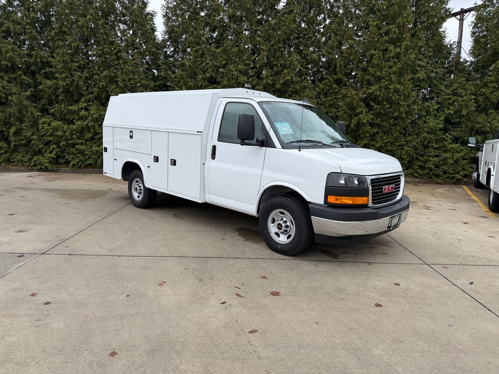 2025 GMC Savana Chassis 3500 139 Cutaway RWD