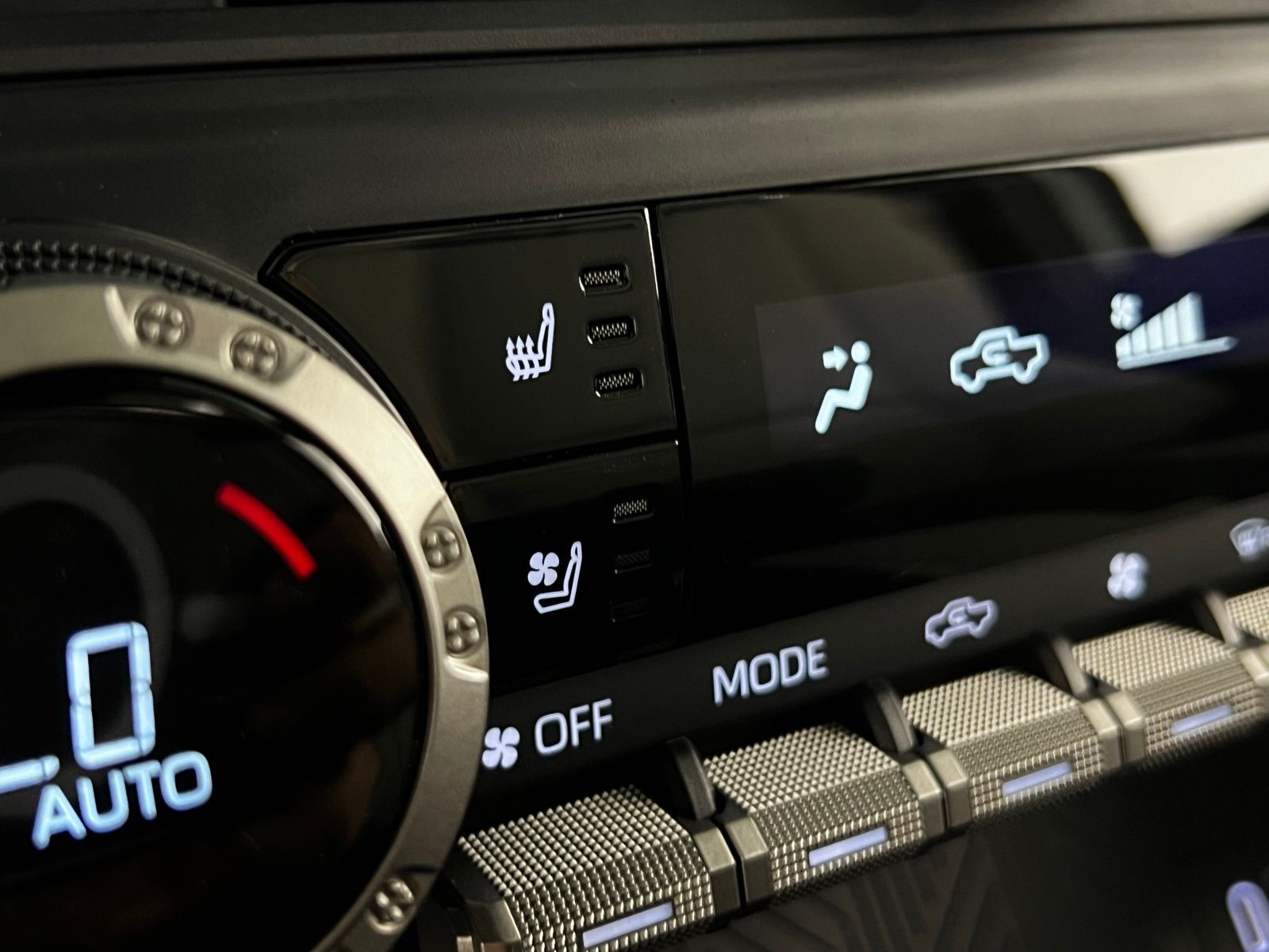 Thumbnail: 2025 Toyota Tacoma - 16