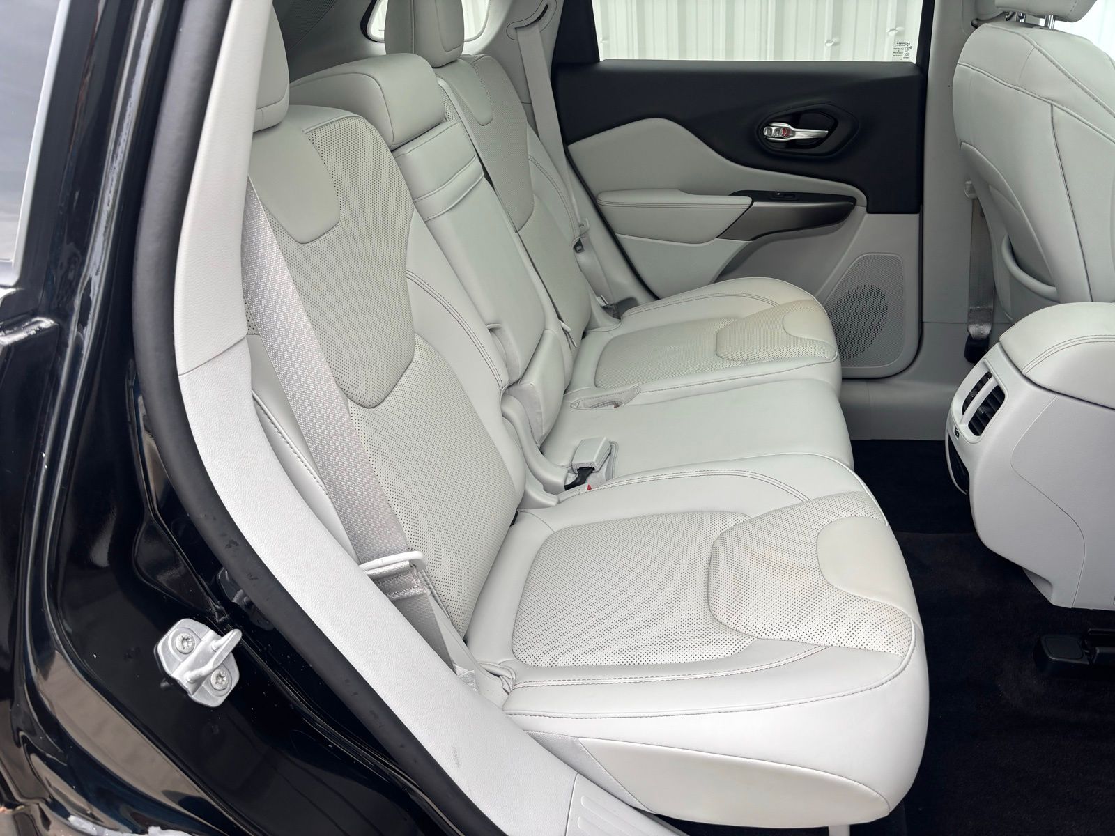 Used Car 2019 Jeep Cherokee  Limited For Sale Under $20,000 In Austin, Texas