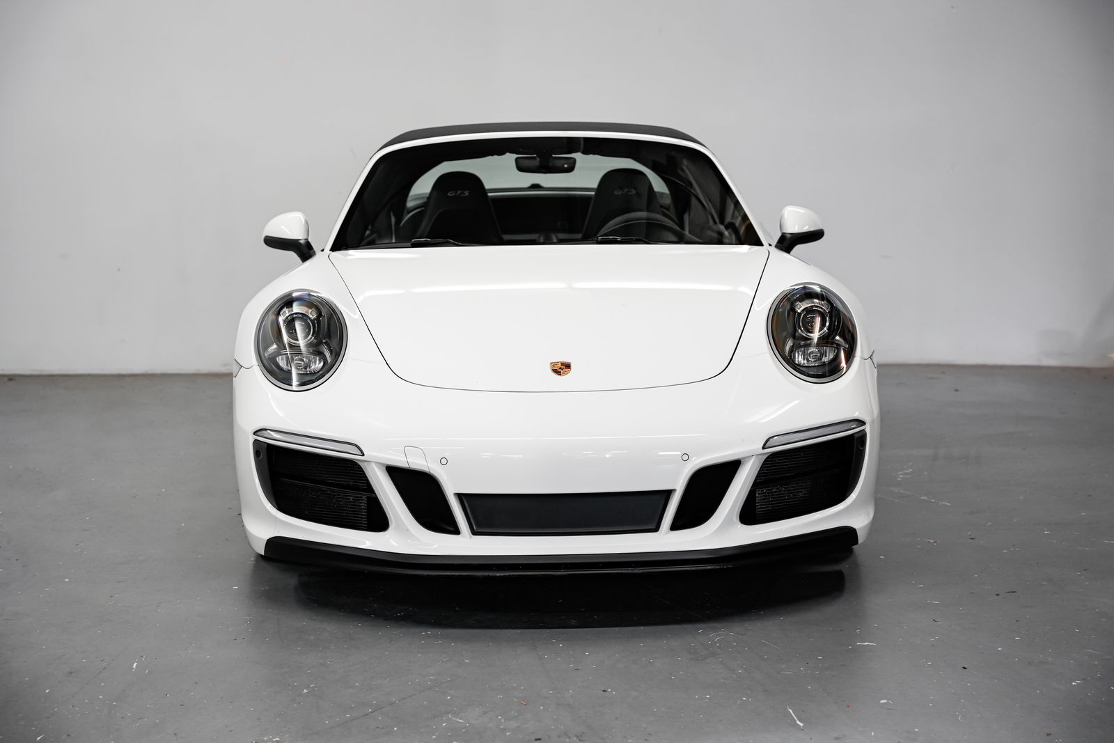2019 Porsche 911 Targa 4 GTS — photo 6