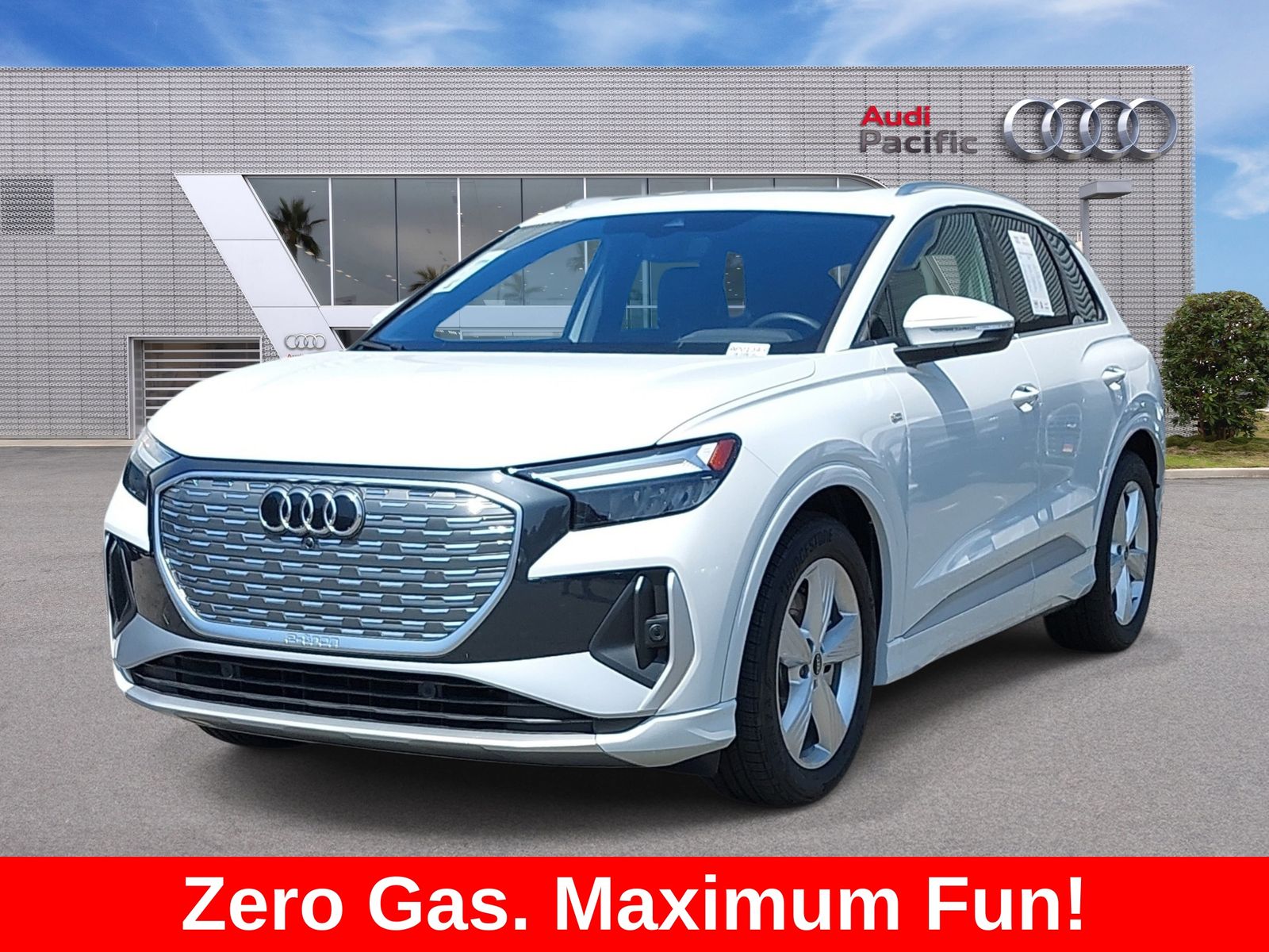 Glacier White 2025 Audi Q4 e-tron SUV / Crossover All-Wheel Drive Automatic
