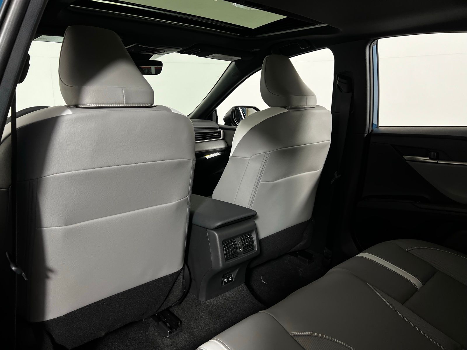 2025 Toyota Camry SE 21