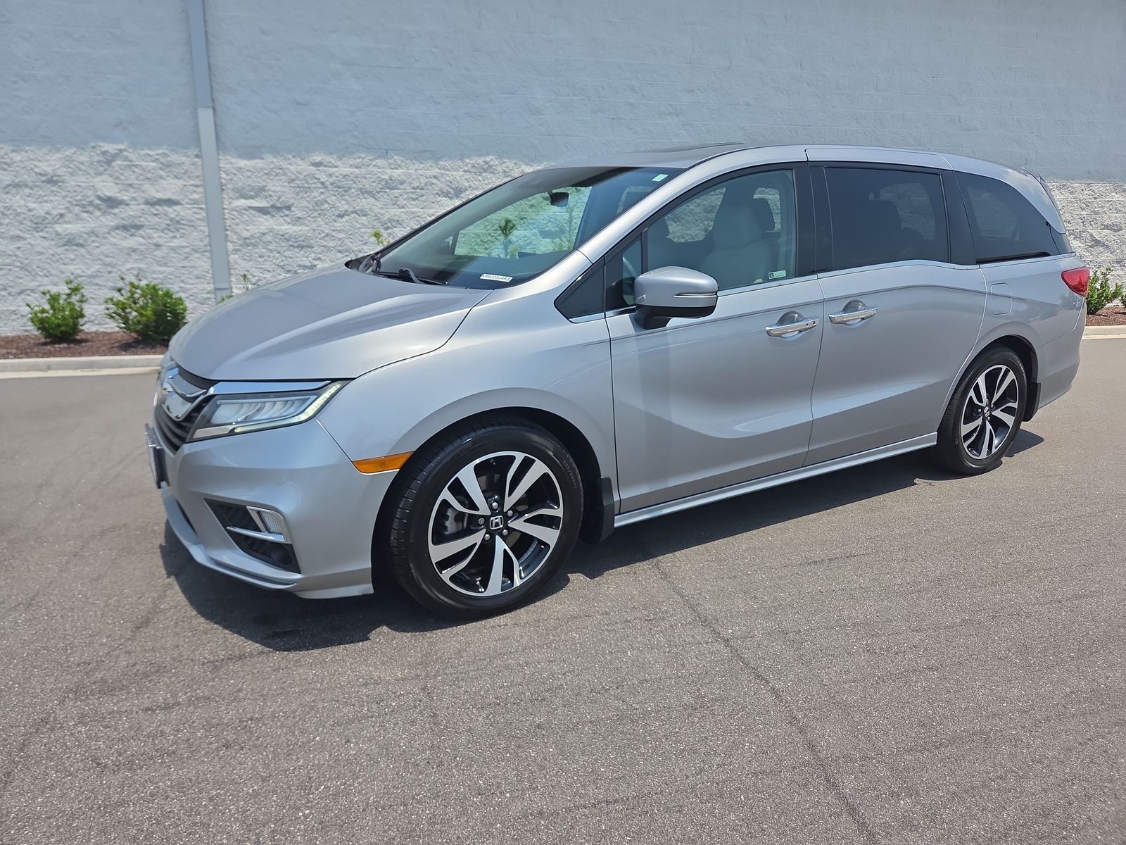 Lunar Silver Metallic 2018 Honda Odyssey Minivan Front-Wheel Drive Automatic