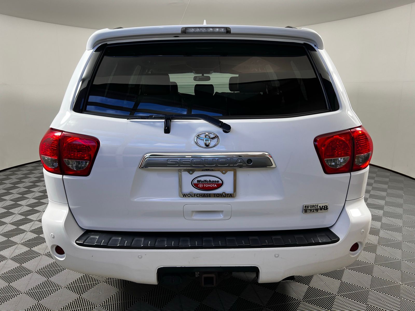 Thumbnail: 2015 Toyota Sequoia - 6