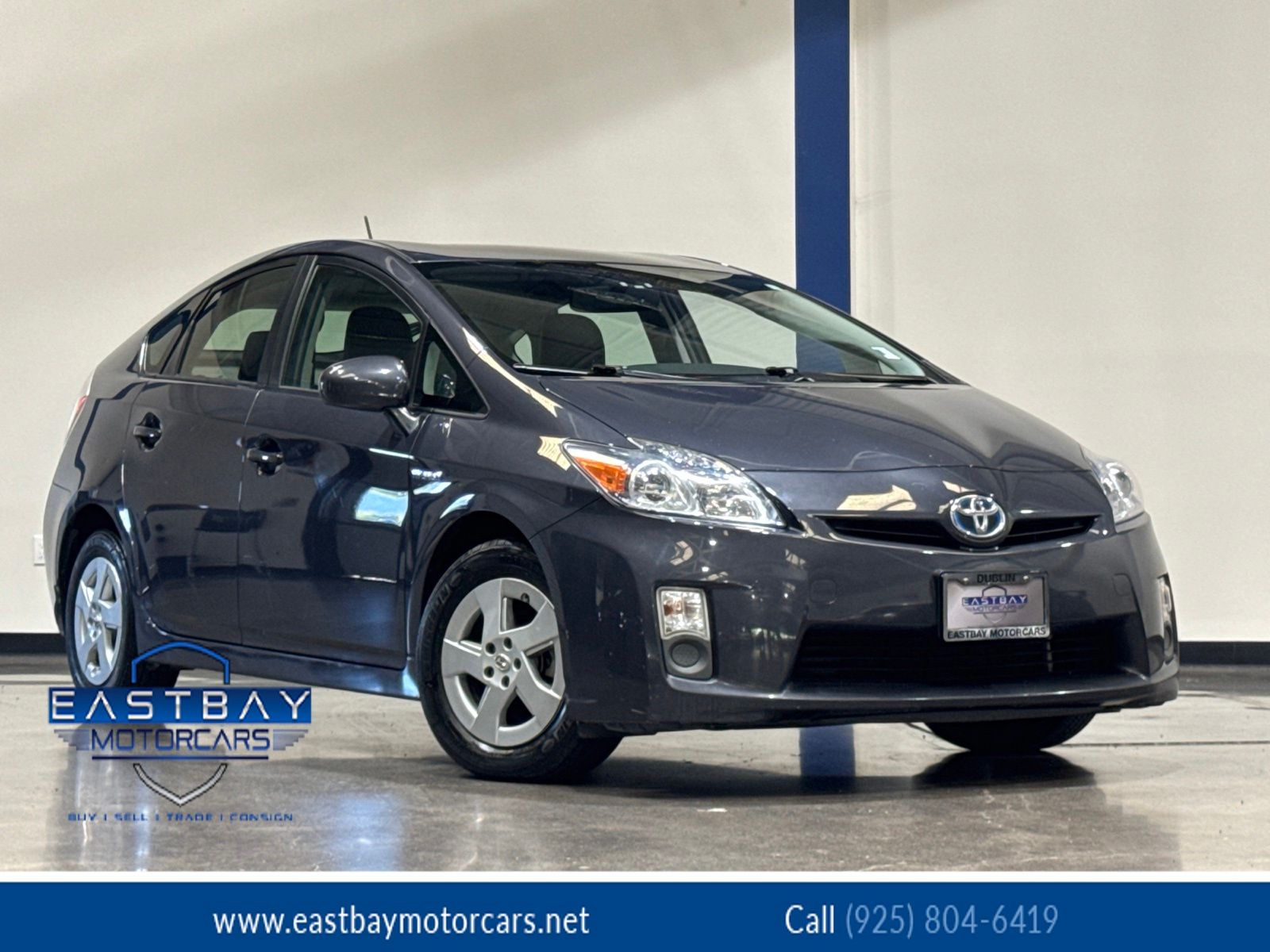Winter Gray Metallic 2011 Toyota Prius Hatchback Front-Wheel Drive Continuously Variable Transmission
