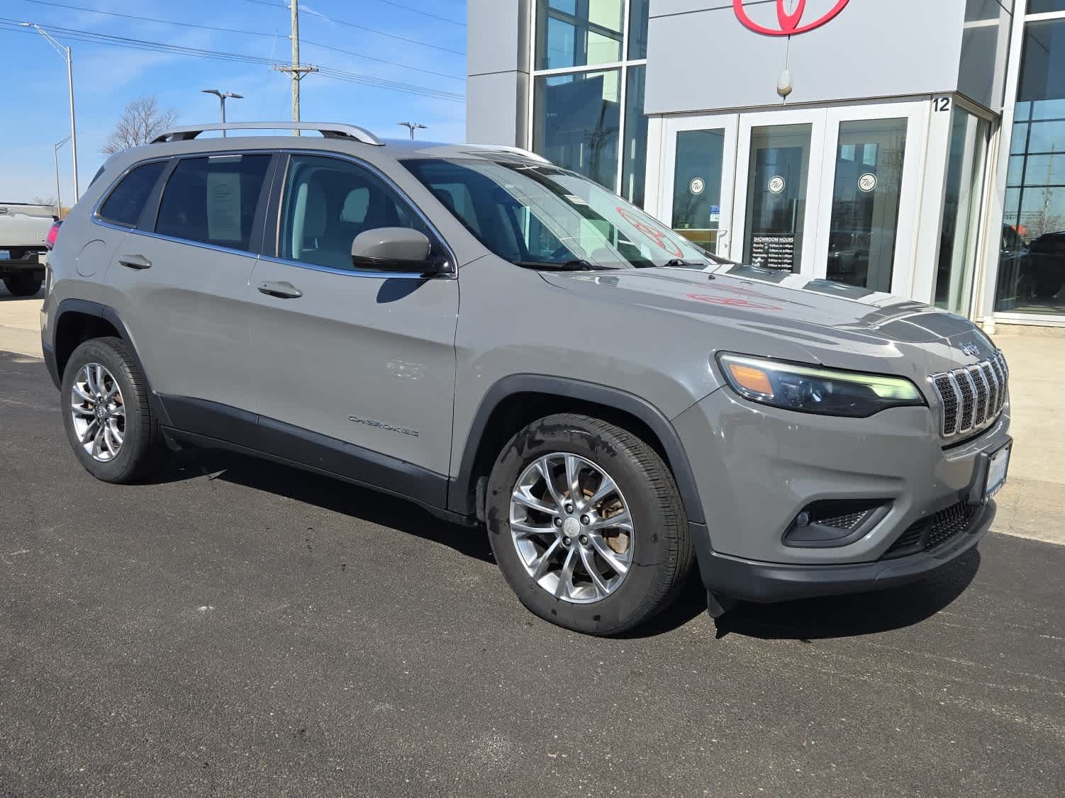 used 2020 Jeep Cherokee car, priced at $11,035