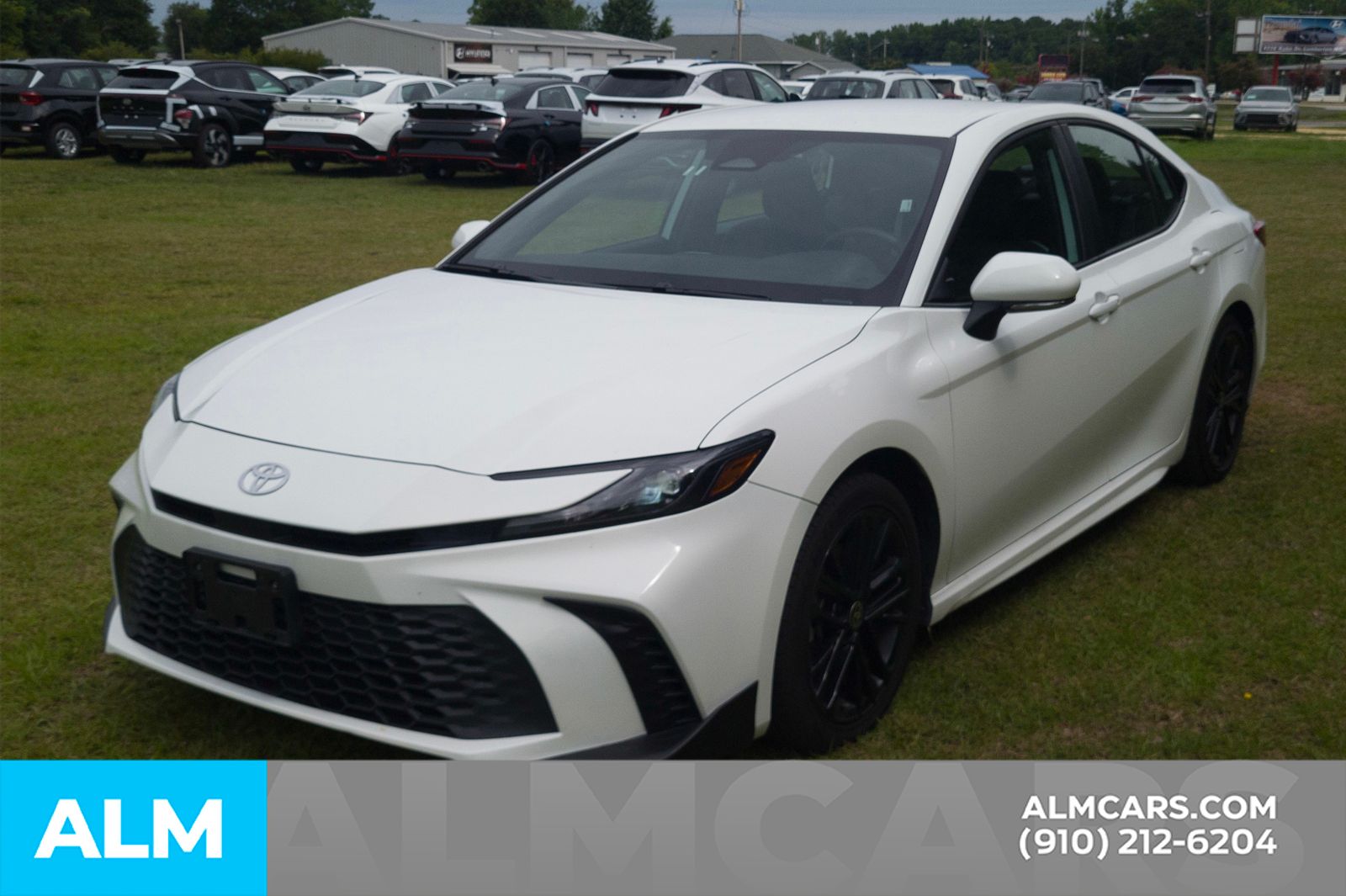 Used 2025 Ice Toyota SE image 22