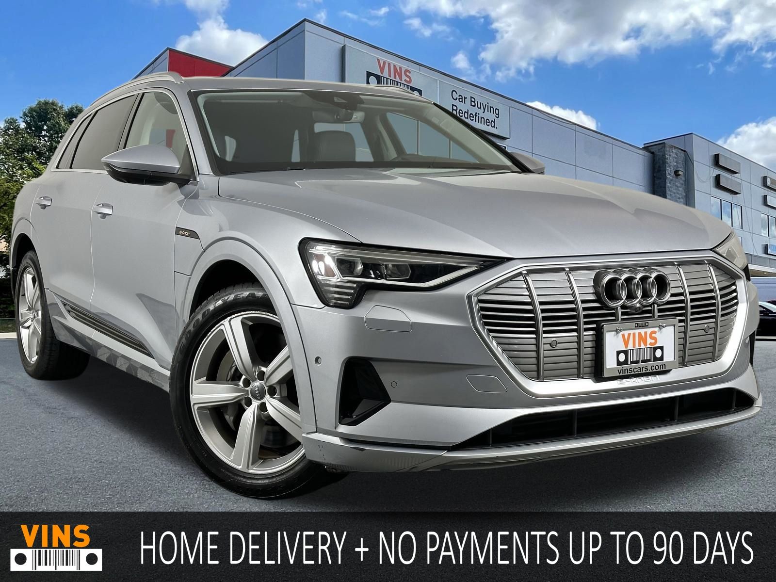 2019 Audi e-tron Premium Plus's photo