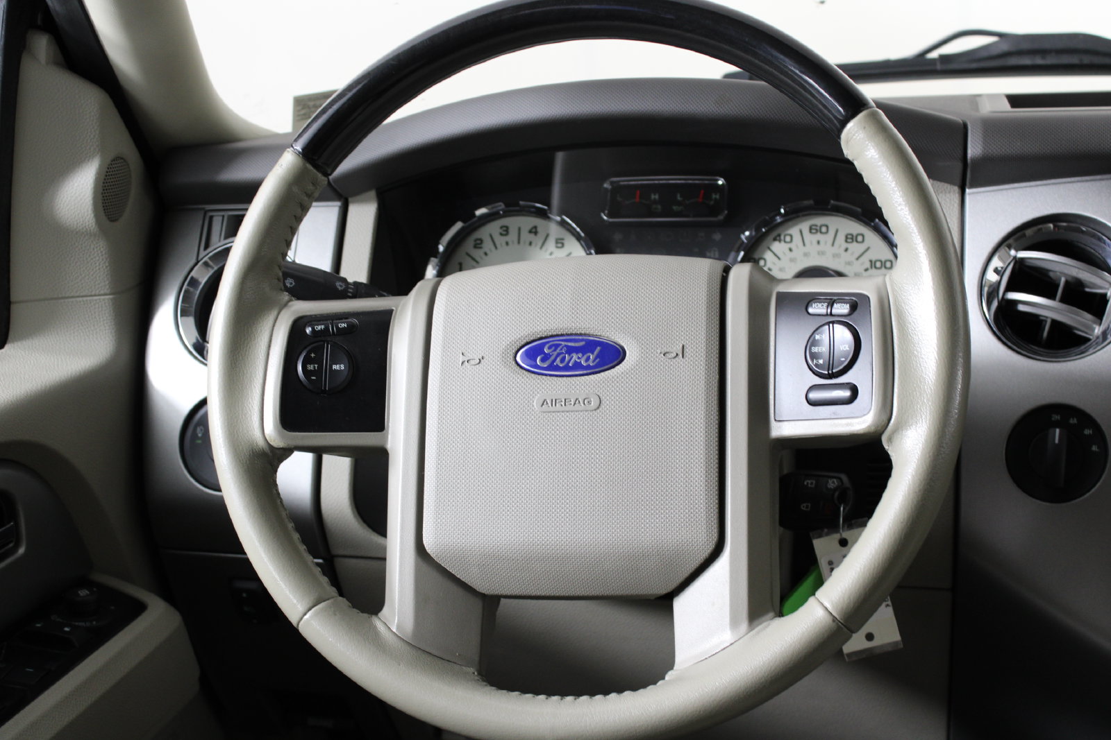 Used 2014 Black Ford Limited image 17