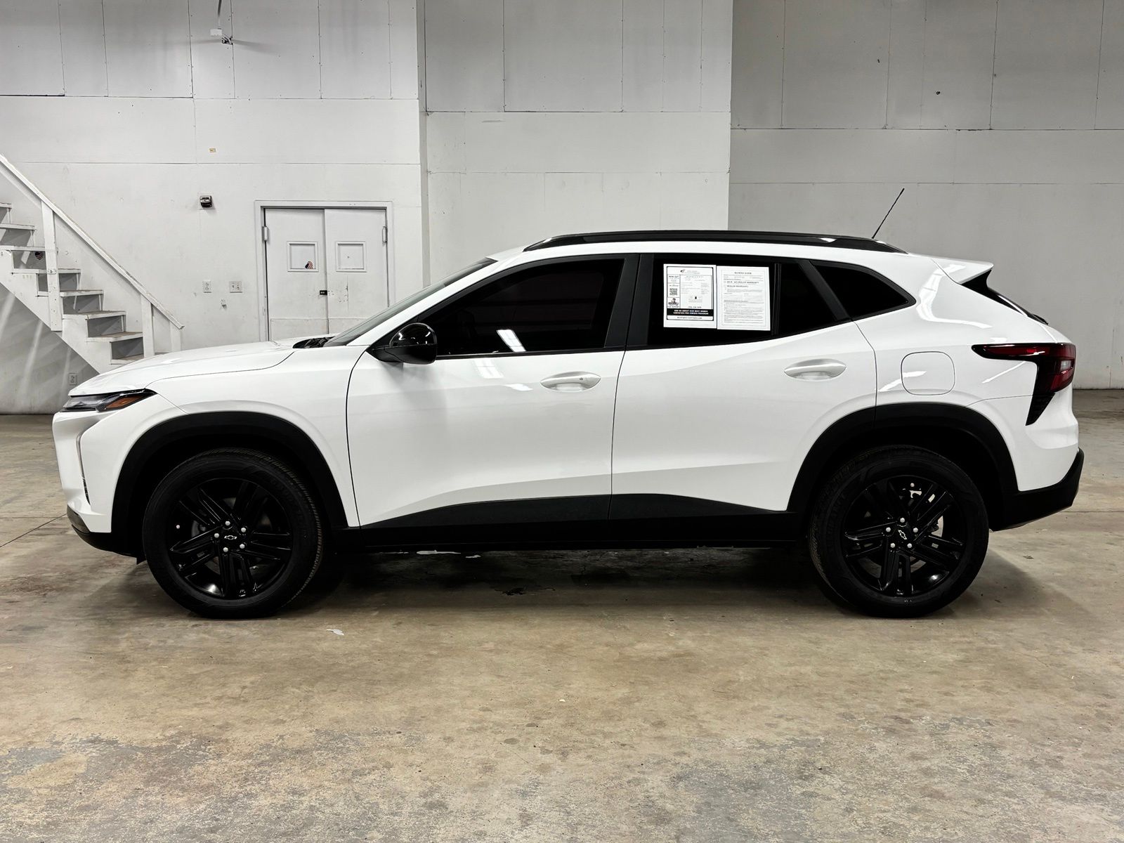 Used 2025 White Chevrolet ACTIV image 4